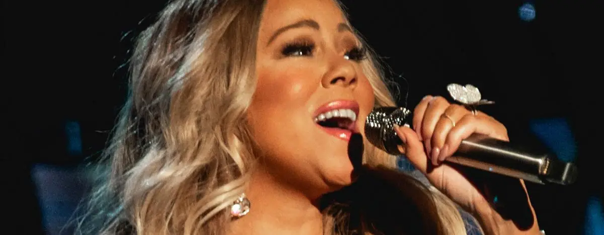 Mariah Carey Singing