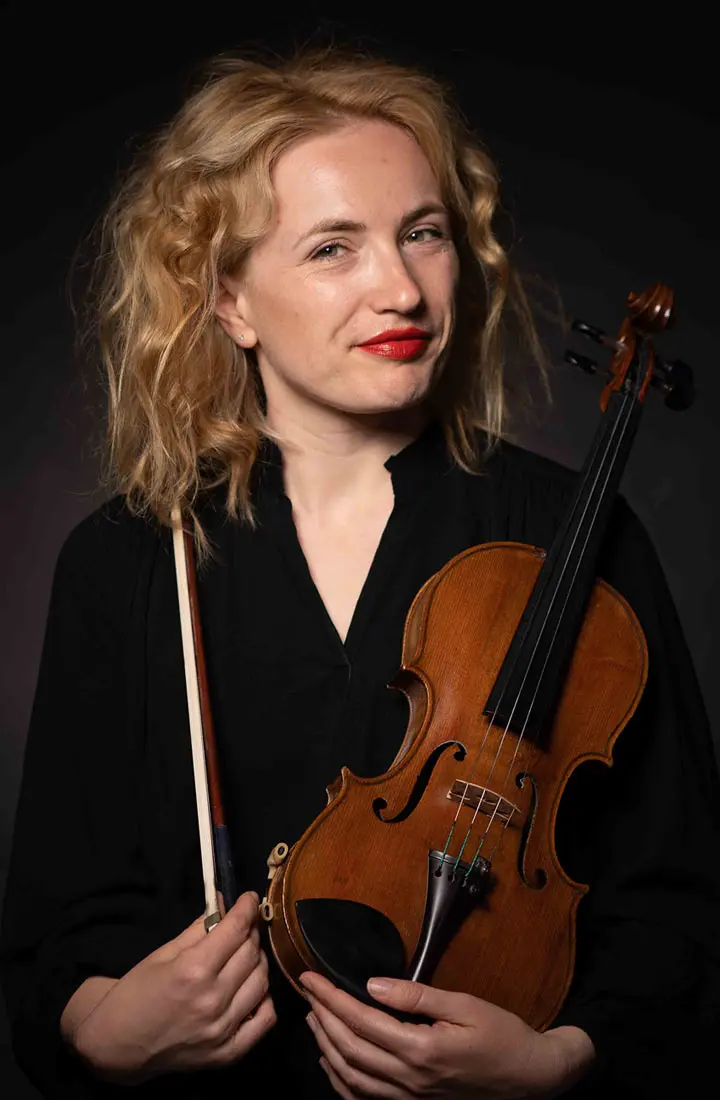 Vira, viola and violin teacher at LMT Music Academy