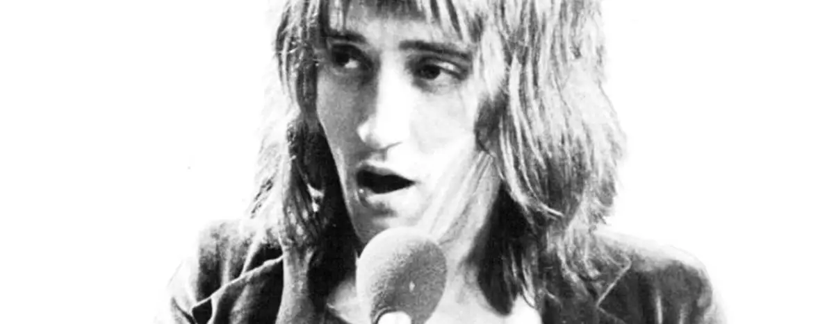 Rod Stewart singing